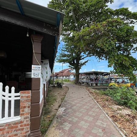 Roomstay By Abe Cottage Kampung Kuala Besut Exterior photo