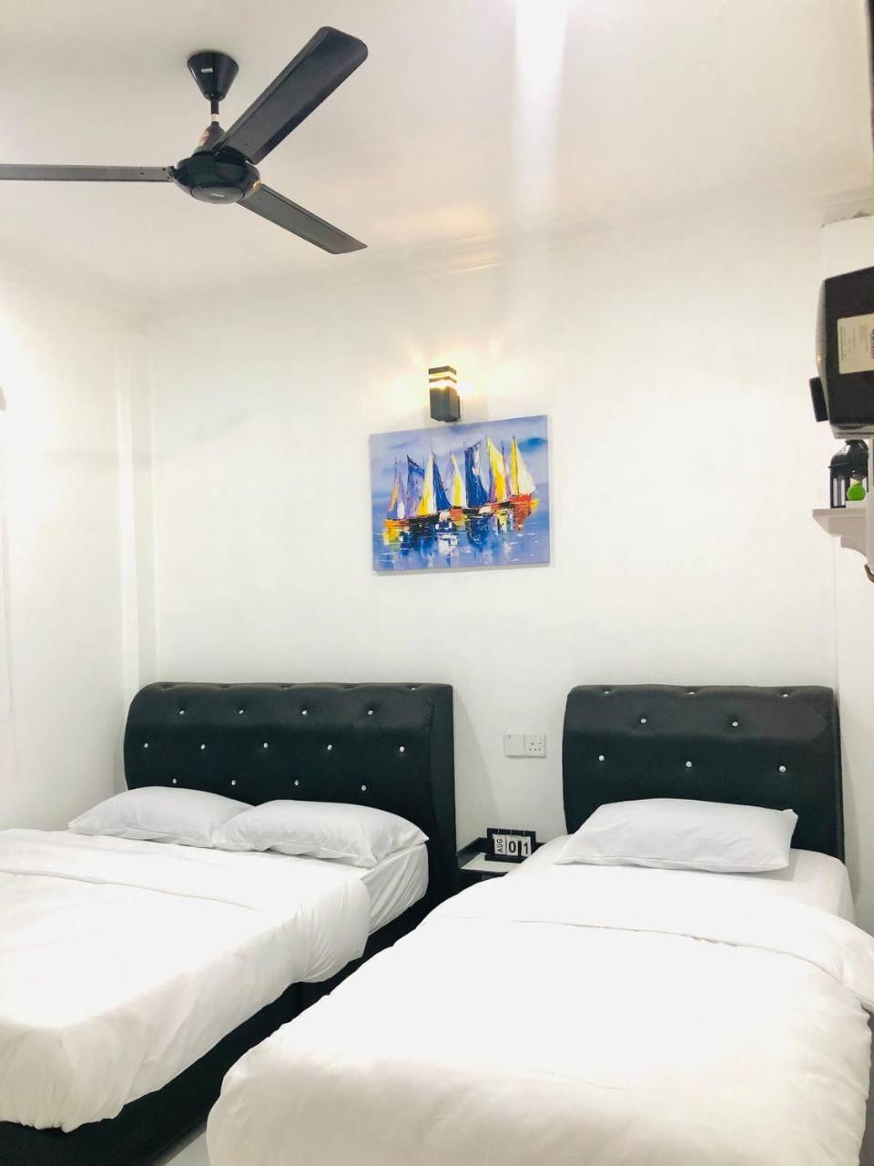 Roomstay By Abe Cottage Kampung Kuala Besut Exterior photo